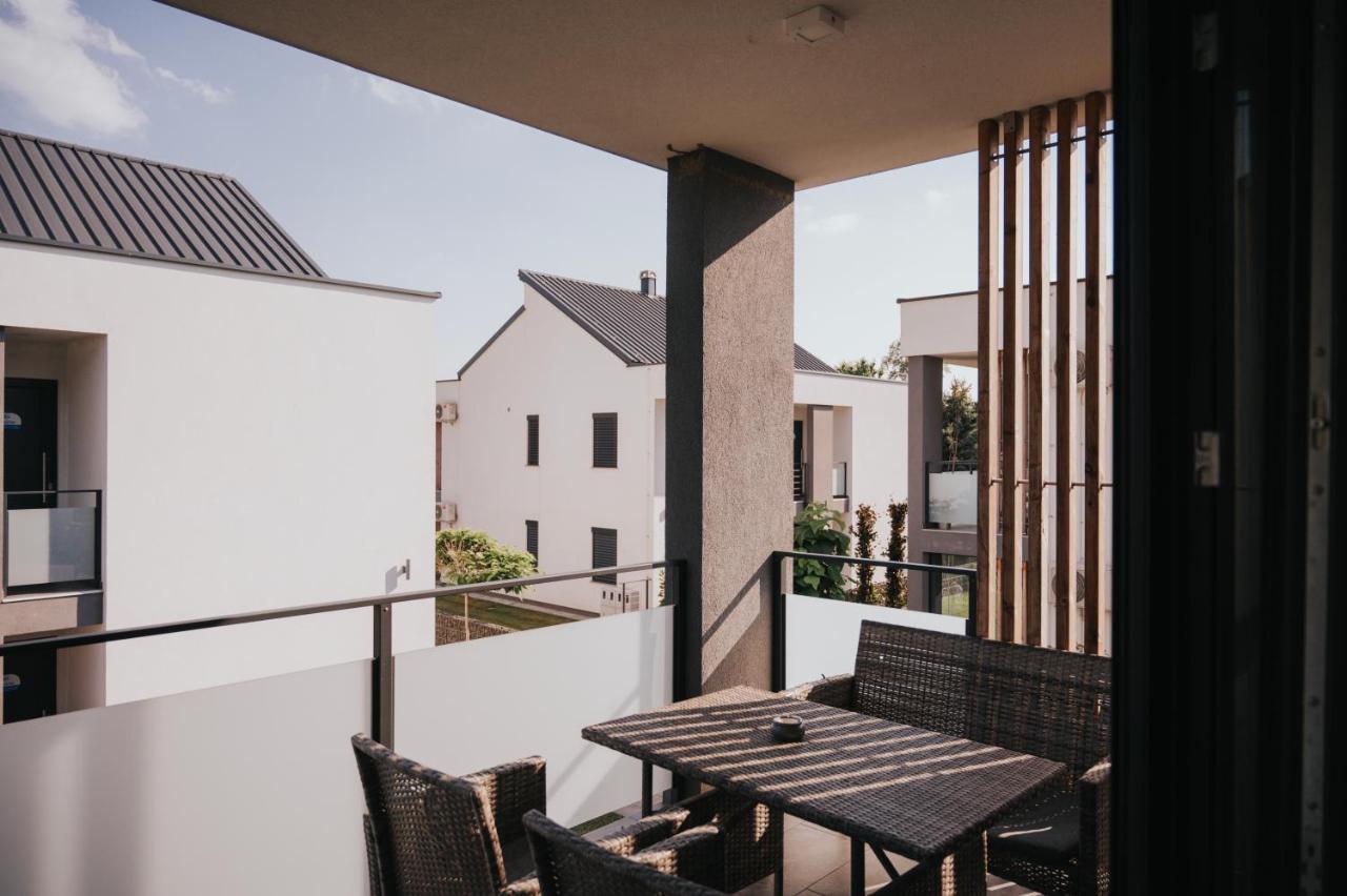 Sunrise Banovci Apartment Bagian luar foto